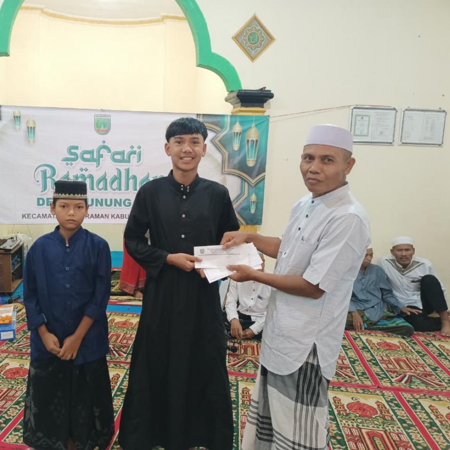 Kegiatan Safari Ramadan Terkahir Pemdes Gunung Ulin Ajak Semua Warga Selalu Menjaga Kekompakan